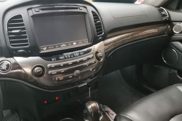 Used SsangYong Chairman 2012 2.8 CW600 Standard Edition Audio And AC Panel
