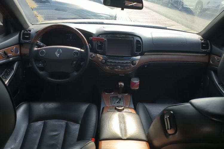 Used SsangYong Chairman 2012 3.6 CW700L Extended Version Center Console