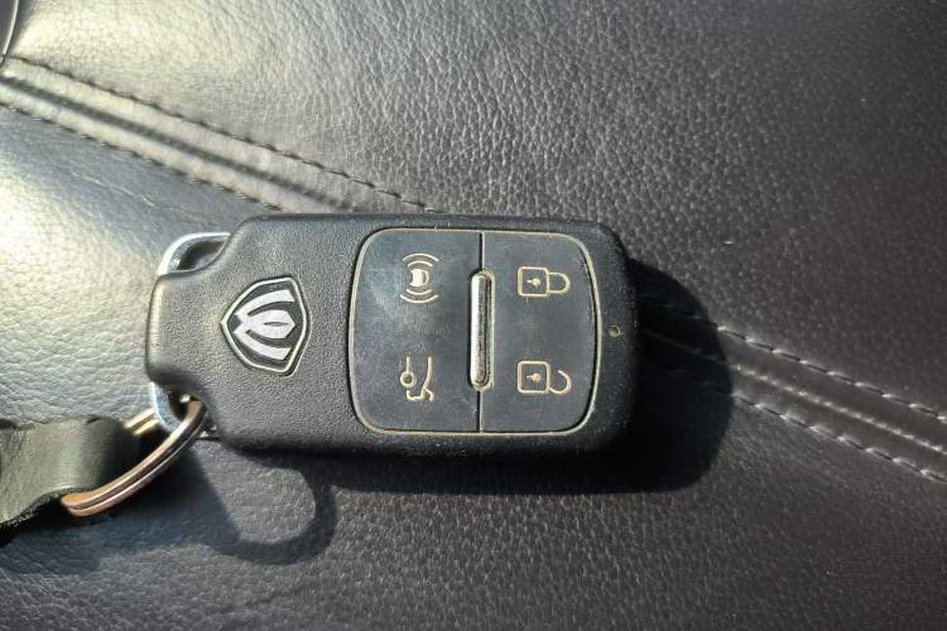Used SsangYong Chairman 2012 3.6 CW700L Extended Version Interior 1
