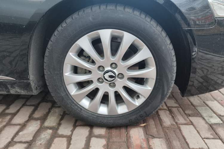 Used SsangYong Chairman 2012 2.8 CW600 Standard Edition Right Front Wheel Hub