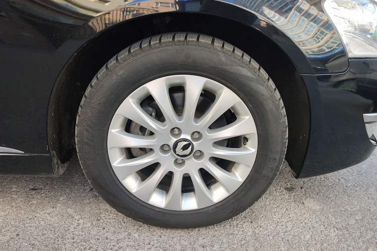 Used SsangYong Chairman 2012 2.8 CW600 Standard Edition Right Front Wheel Hub