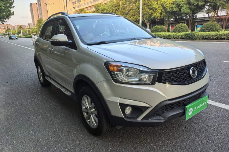 Used SsangYong Korando 2014 2.0L Gasoline Two-Wheel Drive Automatic Elite Navigation Edition Exterior 2