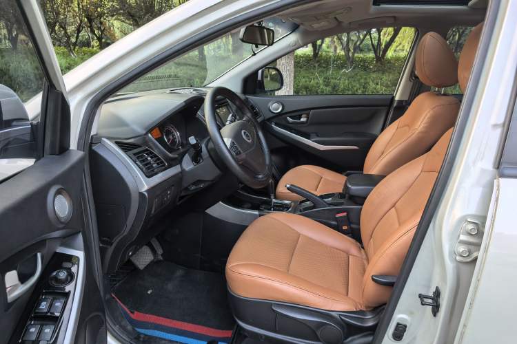 Used SsangYong Korando 2014 2.0L Gasoline Two-Wheel Drive Automatic Elite Navigation Edition Interior 5