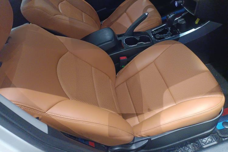 Used SsangYong Korando 2014 2.0L Gasoline Two-Wheel Drive Automatic Elite Navigation Edition Right Front Seat