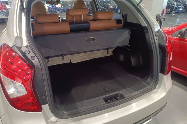 Used SsangYong Korando 2014 2.0L Gasoline Two-Wheel Drive Automatic Elite Navigation Edition Trunk