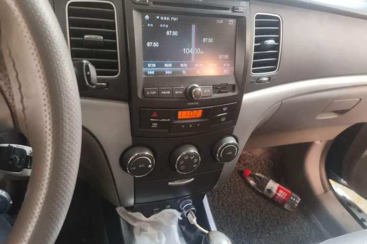 Used SsangYong Korando 2011 2.0T Diesel Two-Wheel Drive Automatic Elite Navigation Version Audio And AC Panel