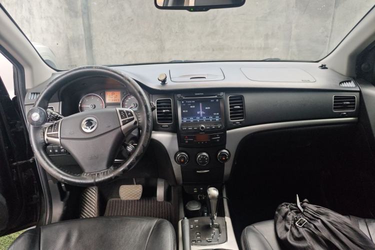 Used SsangYong Korando 2011 2.0T Diesel 4x4 Automatic Elite Navigation Edition Center Console