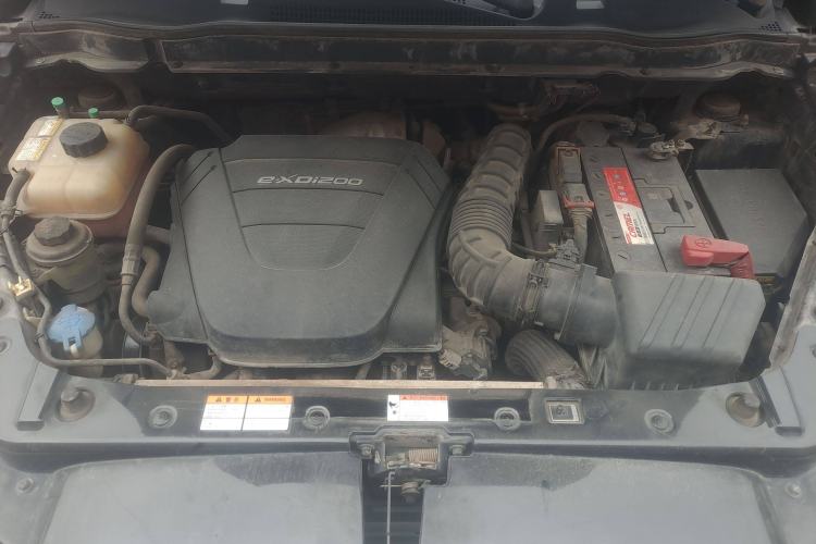 Used SsangYong Korando 2011 2.0T Diesel Two-Wheel Drive Automatic Luxury Navigation Edition Engine Bay