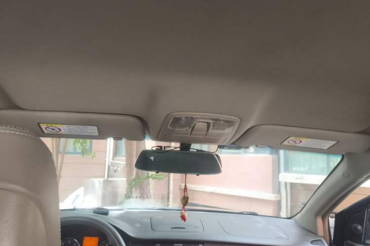 Used SsangYong Korando 2011 2.0T Diesel Two-Wheel Drive Automatic Elite Navigation Version Headliner