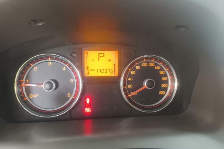 Used SsangYong Korando 2011 2.0T Diesel Two-Wheel Drive Automatic Elite Navigation Version Odometer Close Up