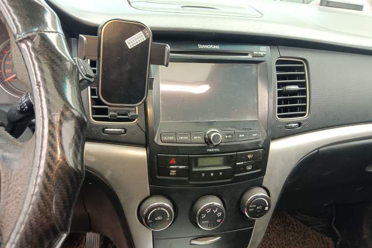 Used SsangYong Korando 2011 2.0T Diesel 4x4 Automatic Luxury Navigation Edition Audio And AC Panel