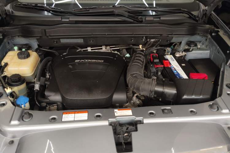 Used SsangYong Korando 2011 2.0T Diesel Two-Wheel Drive Automatic Luxury Navigation Edition Engine Bay