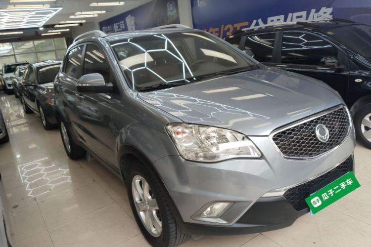 Used SsangYong Korando 2011 2.0T Diesel Two-Wheel Drive Automatic Luxury Navigation Edition Front Right 45 Deg