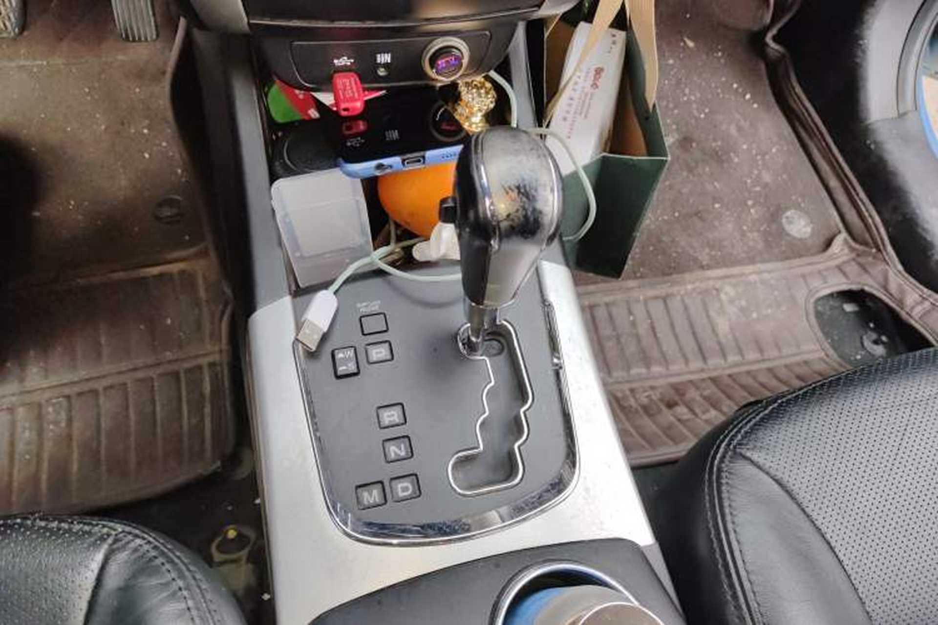 Used SsangYong Korando 2011 2.0T Diesel Two-Wheel Drive Automatic Luxury Navigation Edition Gear Lever
