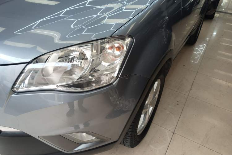 Used SsangYong Korando 2011 2.0T Diesel Two-Wheel Drive Automatic Luxury Navigation Edition Left Front Headlight