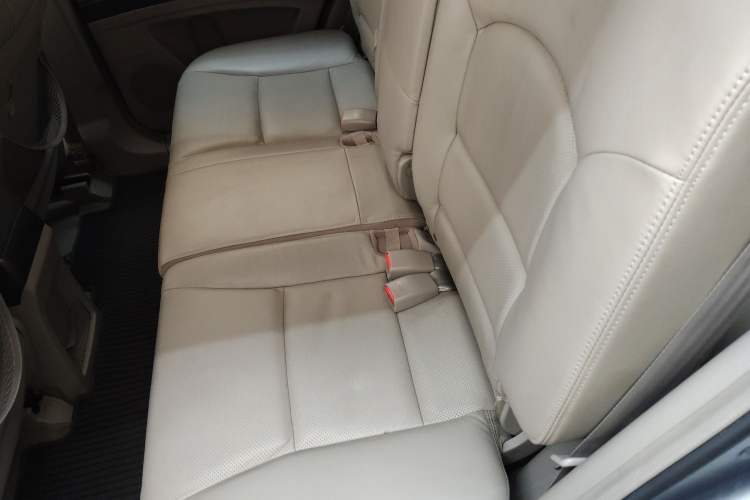 Used SsangYong Korando 2011 2.0T Diesel Two-Wheel Drive Automatic Luxury Navigation Edition Left Rear Seat