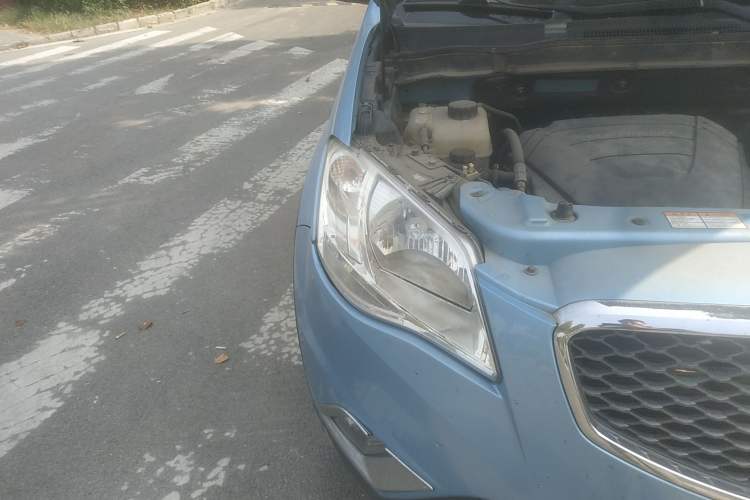 Used SsangYong Korando 2011 2.0T Diesel Two-Wheel Drive Automatic Elite Navigation Version Right Front Headlight