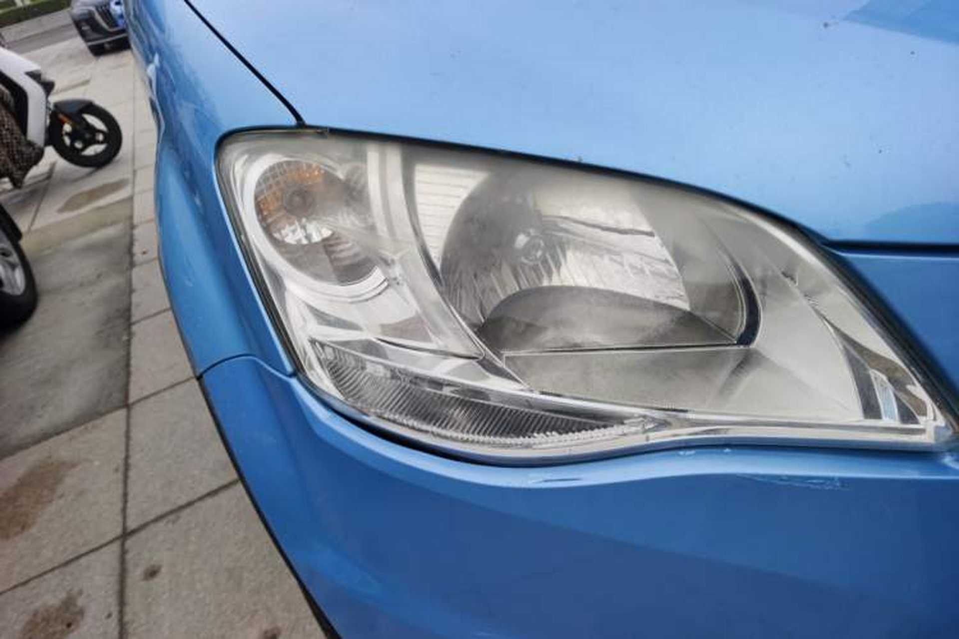Used SsangYong Korando 2011 2.0T Diesel Two-Wheel Drive Automatic Luxury Navigation Edition Right Front Headlight