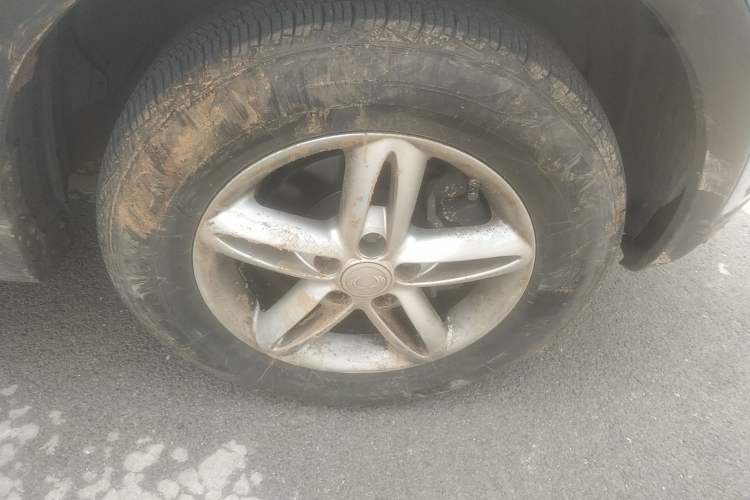 Used SsangYong Korando 2011 2.0T Diesel Two-Wheel Drive Automatic Elite Navigation Version Right Front Wheel Hub