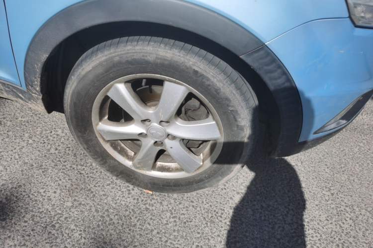 Used SsangYong Korando 2011 2.0T Diesel 4x4 Automatic Elite Navigation Edition Right Front Wheel Hub