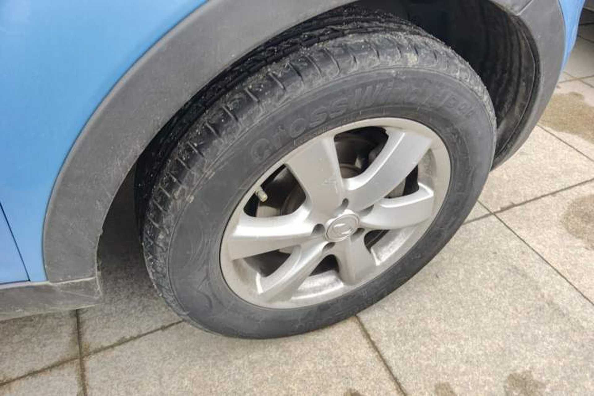 Used SsangYong Korando 2011 2.0T Diesel Two-Wheel Drive Automatic Luxury Navigation Edition Right Front Wheel Hub