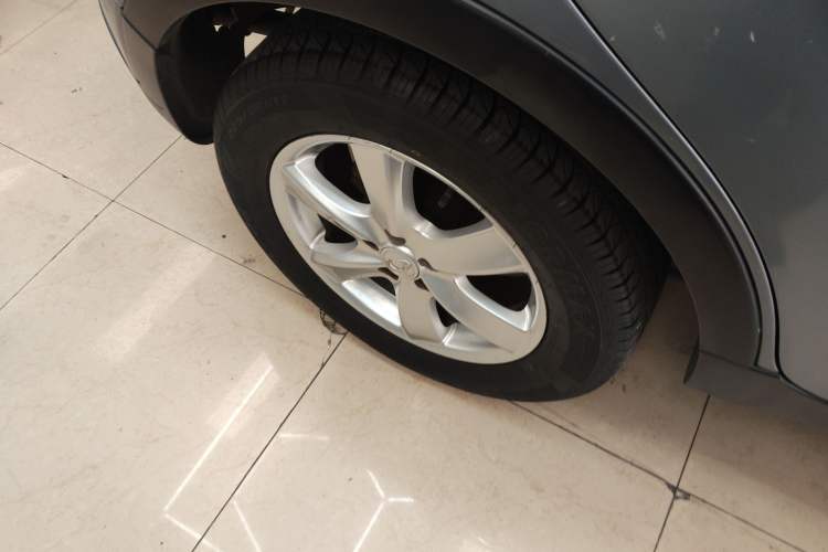 Used SsangYong Korando 2011 2.0T Diesel Two-Wheel Drive Automatic Luxury Navigation Edition Right Rear Wheel Hub