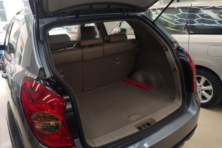 Used SsangYong Korando 2011 2.0T Diesel Two-Wheel Drive Automatic Luxury Navigation Edition Trunk