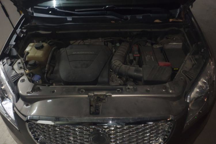 Used SsangYong Korando 2011 2.0T Diesel Two-Wheel Drive Automatic Elite Navigation Version Engine Bay