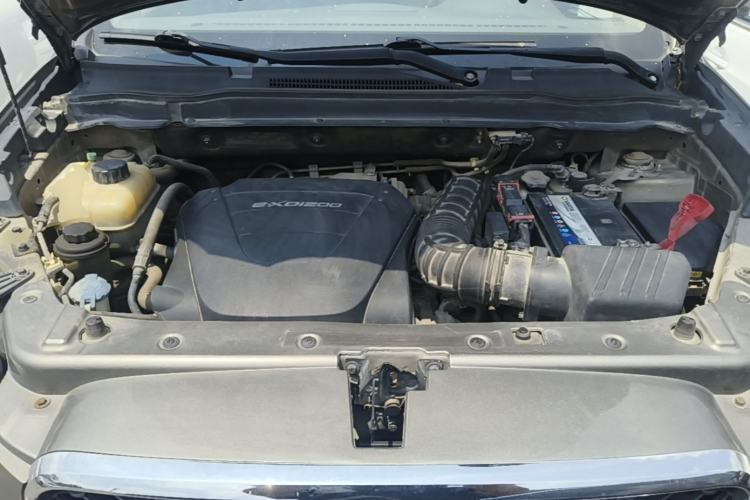 Used SsangYong Korando 2011 2.0T Diesel Two-Wheel Drive Automatic Luxury Navigation Edition Engine Bay