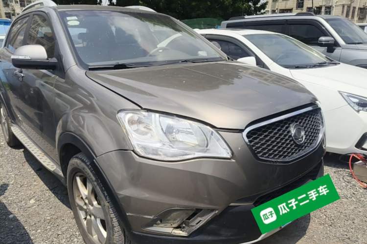Used SsangYong Korando 2011 2.0T Diesel Two-Wheel Drive Automatic Luxury Navigation Edition Front Right 45 Deg