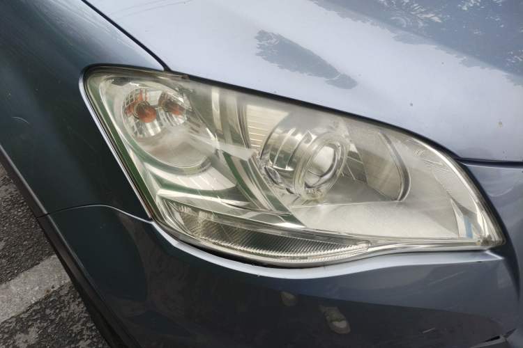 Used SsangYong Korando 2011 2.0T Diesel 4x4 Automatic Luxury Navigation Edition Right Front Headlight