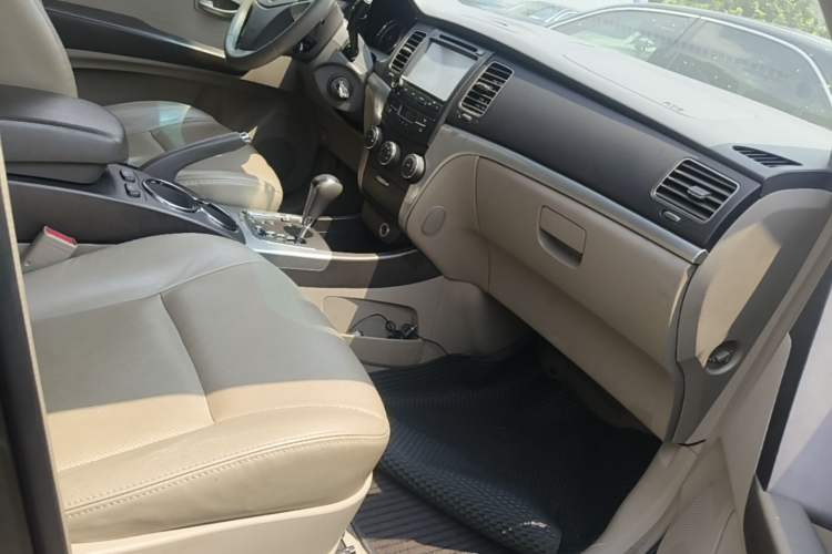 Used SsangYong Korando 2011 2.0T Diesel Two-Wheel Drive Automatic Luxury Navigation Edition Right Front Seat