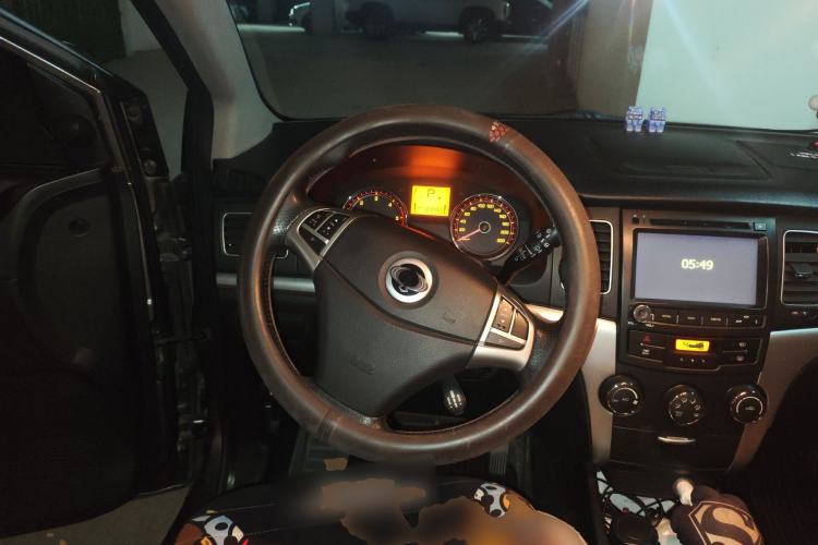 Used SsangYong Korando 2011 2.0T Diesel Two-Wheel Drive Automatic Elite Navigation Version Steering Wheel