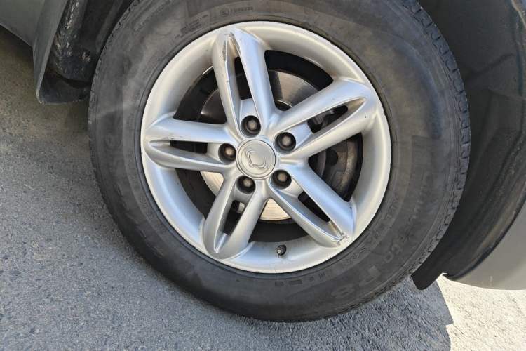 Used SsangYong Korando 2011 2.0T Diesel Two-Wheel Drive Automatic Elite Navigation Version Right Front Wheel Hub