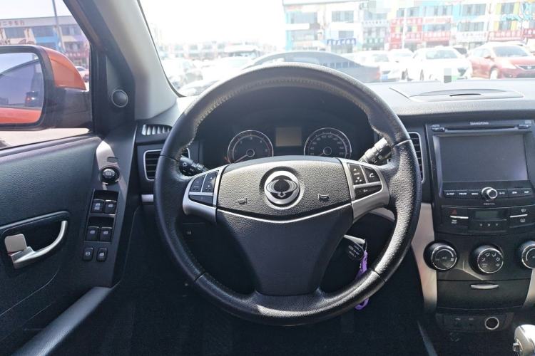 Used SsangYong Korando 2011 2.0T Diesel Two-Wheel Drive Automatic Elite Navigation Version Steering Wheel