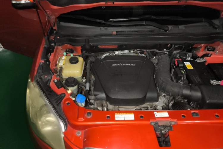 Used SsangYong Korando 2011 2.0T Diesel Two-Wheel Drive Automatic Luxury Navigation Edition Engine Bay Right