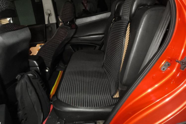 Used SsangYong Korando 2011 2.0T Diesel Two-Wheel Drive Automatic Luxury Navigation Edition Left Rear Seat