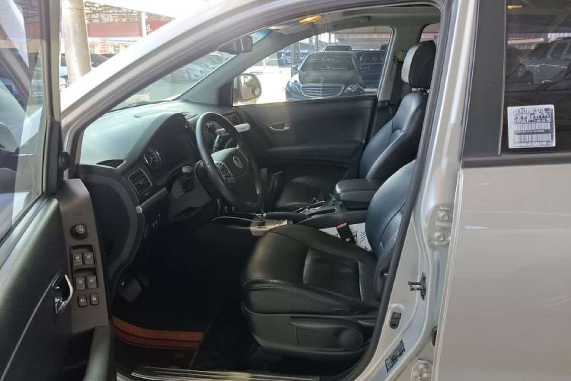 Used SsangYong Korando 2011 2.0T Diesel Two-Wheel Drive Automatic Luxury Navigation Edition Driver Seat