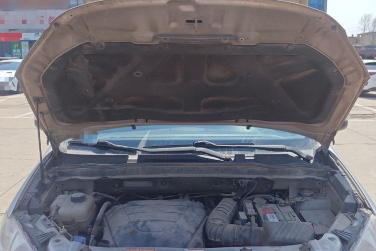 Used SsangYong Korando 2011 2.0T Diesel Two-Wheel Drive Automatic Luxury Navigation Edition Engine Bay