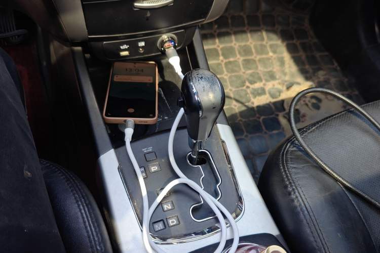 Used SsangYong Korando 2011 2.0T Diesel Two-Wheel Drive Automatic Luxury Navigation Edition Gear Lever