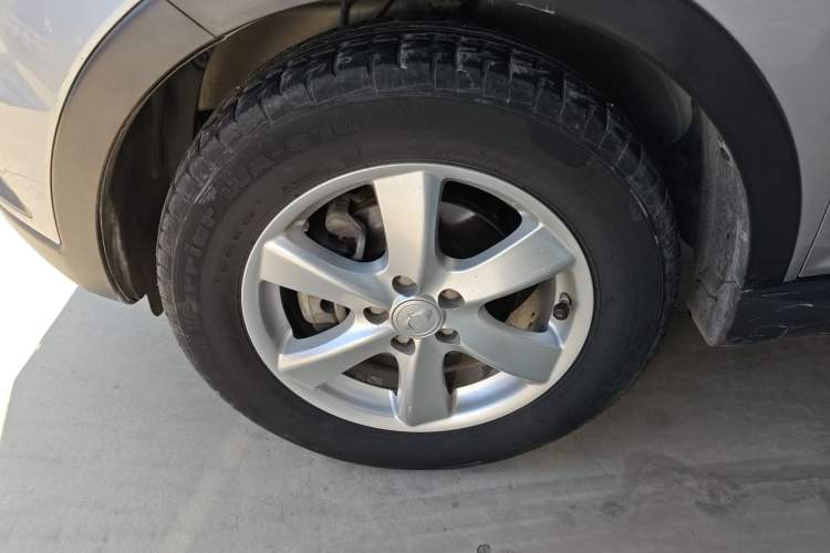 Used SsangYong Korando 2011 2.0T Diesel Two-Wheel Drive Automatic Luxury Navigation Edition Left Front Wheel Hub