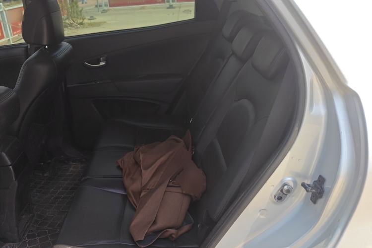 Used SsangYong Korando 2011 2.0T Diesel Two-Wheel Drive Automatic Luxury Navigation Edition Left Rear Seat