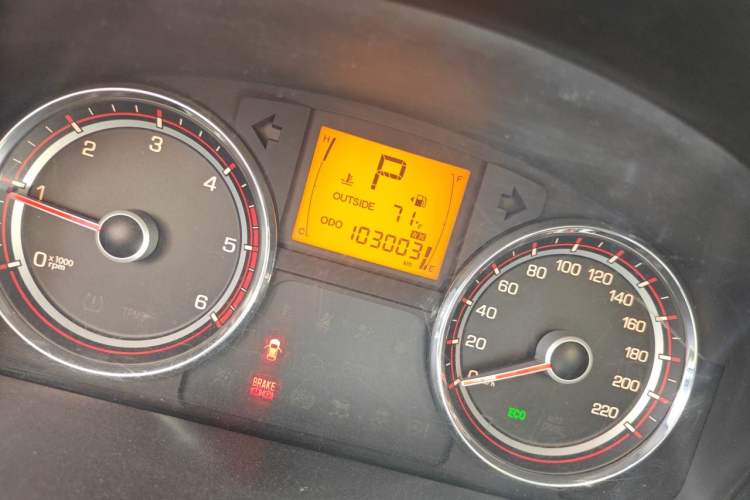 Used SsangYong Korando 2011 2.0T Diesel 4x4 Automatic Elite Navigation Edition Odometer Close Up