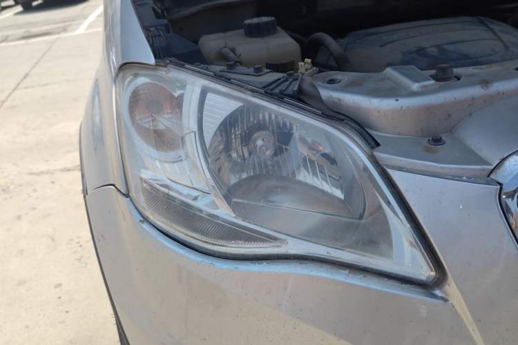 Used SsangYong Korando 2011 2.0T Diesel Two-Wheel Drive Automatic Luxury Navigation Edition Right Front Headlight