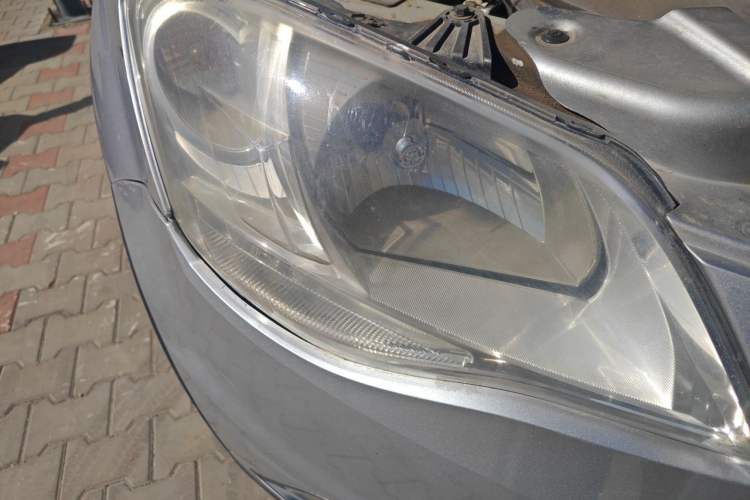 Used SsangYong Korando 2011 2.0T Diesel 4x4 Automatic Elite Navigation Edition Right Front Headlight