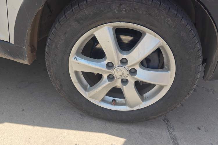 Used SsangYong Korando 2011 2.0T Diesel Two-Wheel Drive Automatic Luxury Navigation Edition Right Front Wheel Hub