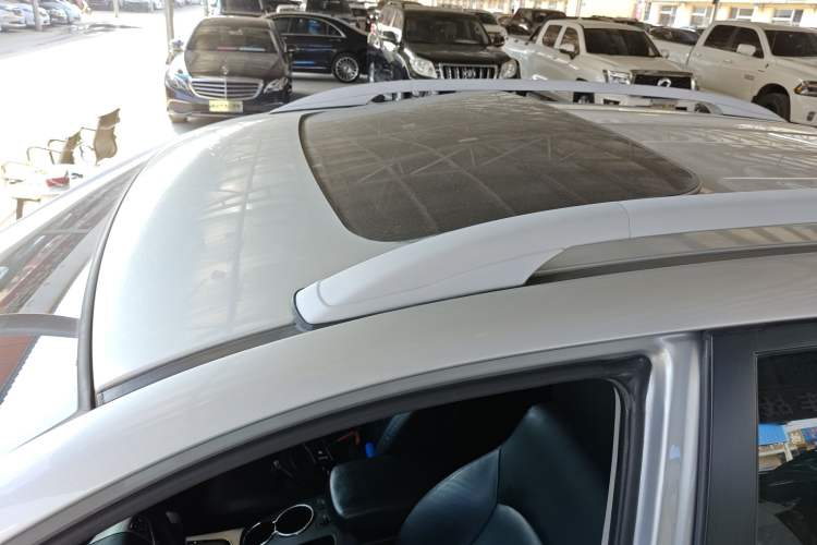 Used SsangYong Korando 2011 2.0T Diesel Two-Wheel Drive Automatic Luxury Navigation Edition Roof
