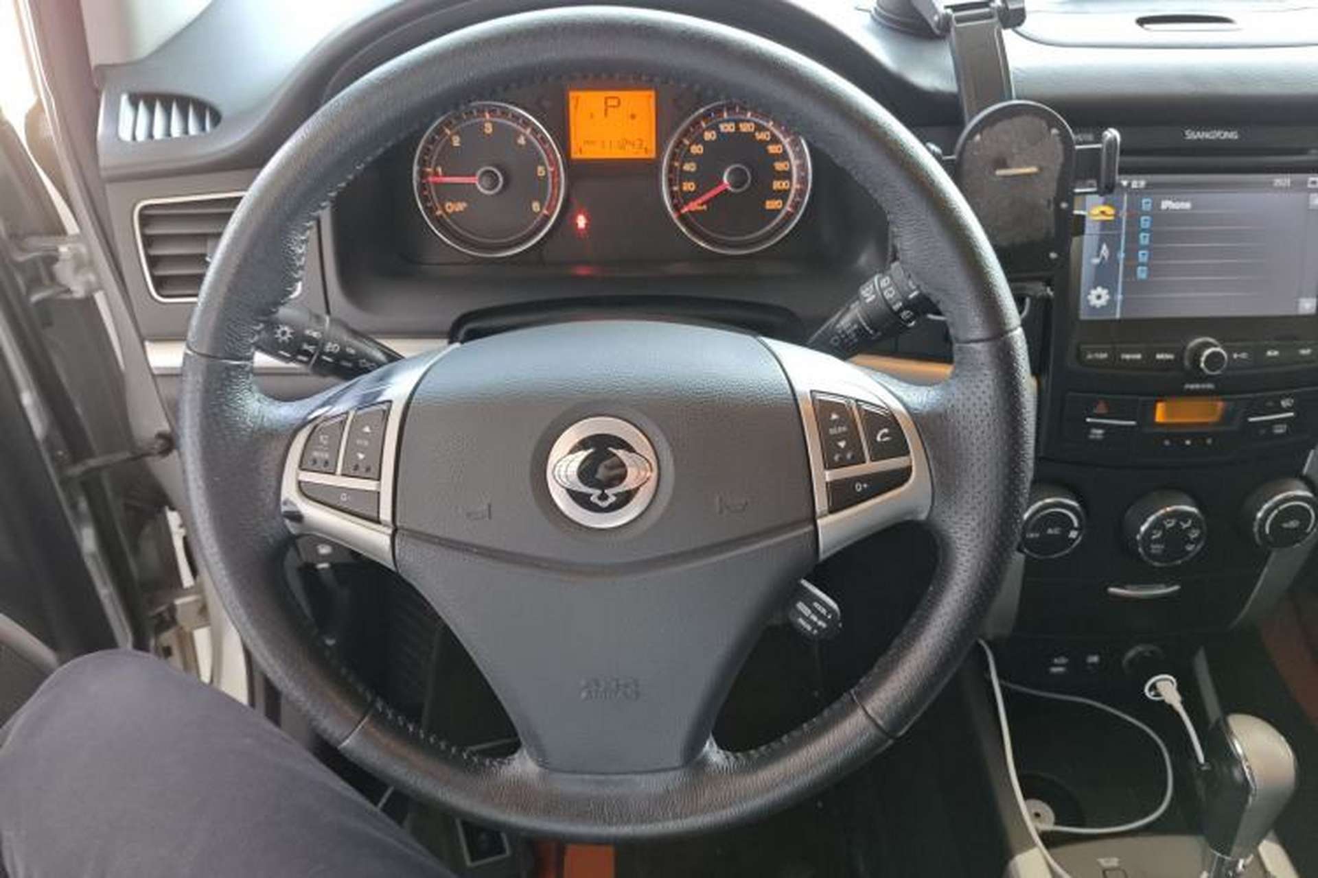 Used SsangYong Korando 2011 2.0T Diesel Two-Wheel Drive Automatic Luxury Navigation Edition Steering Wheel