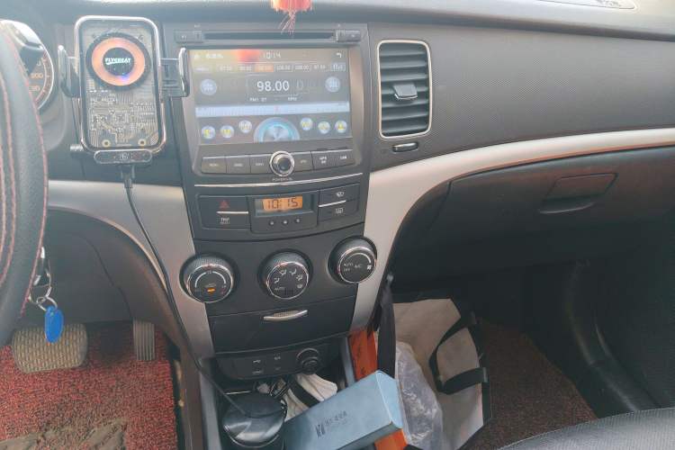 Used SsangYong Korando 2011 2.0T Diesel 4x4 Automatic Elite Navigation Edition Audio And AC Panel