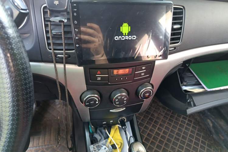 Used SsangYong Korando 2011 2.0T Diesel Two-Wheel Drive Automatic Elite Navigation Version Audio And AC Panel